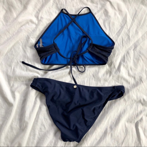 High neck bikini - Picture 2 of 5